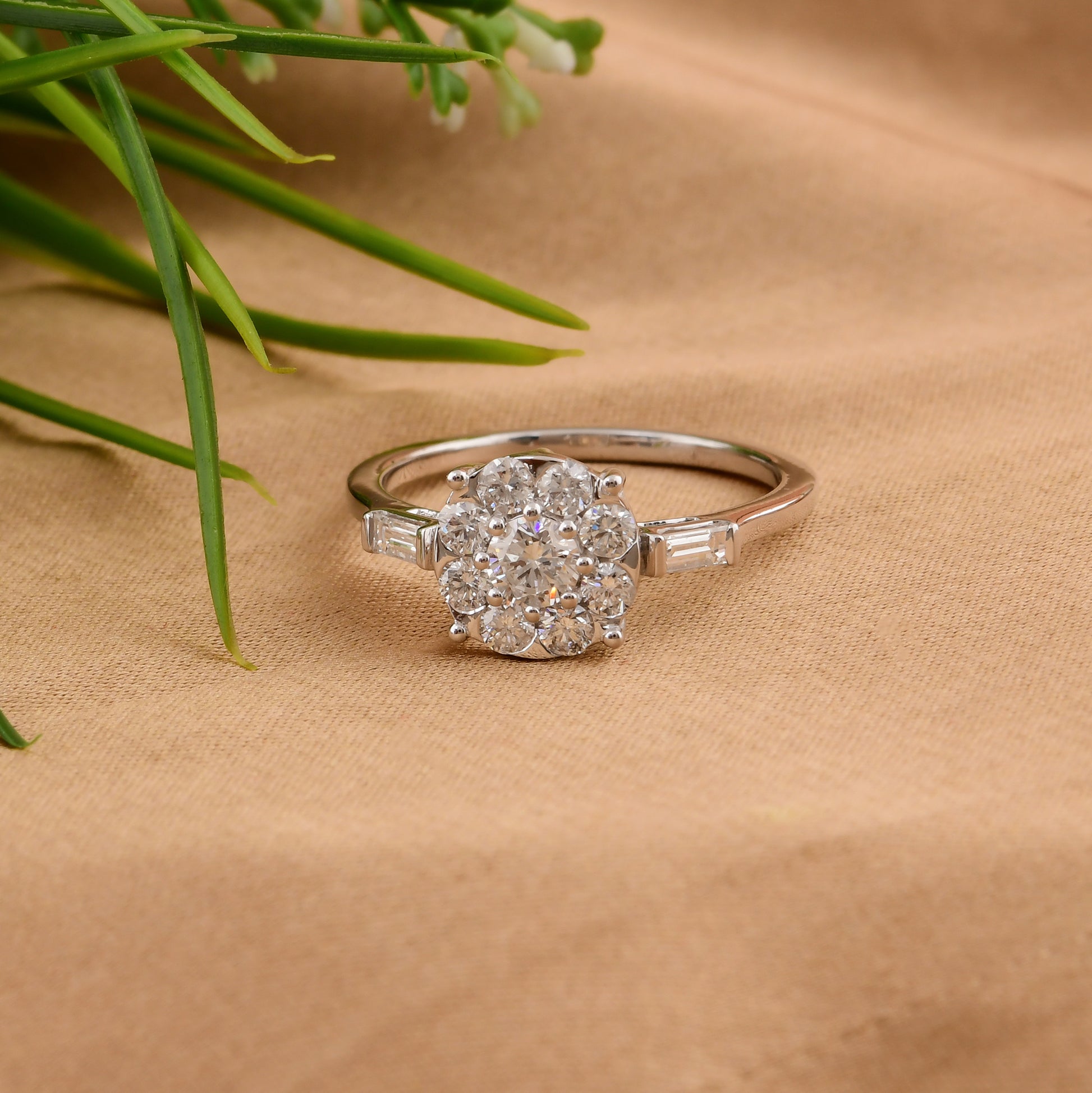 Statement 0.85 Ct SI/HI Round Cut Diamond Floral Cluster Gold Ring