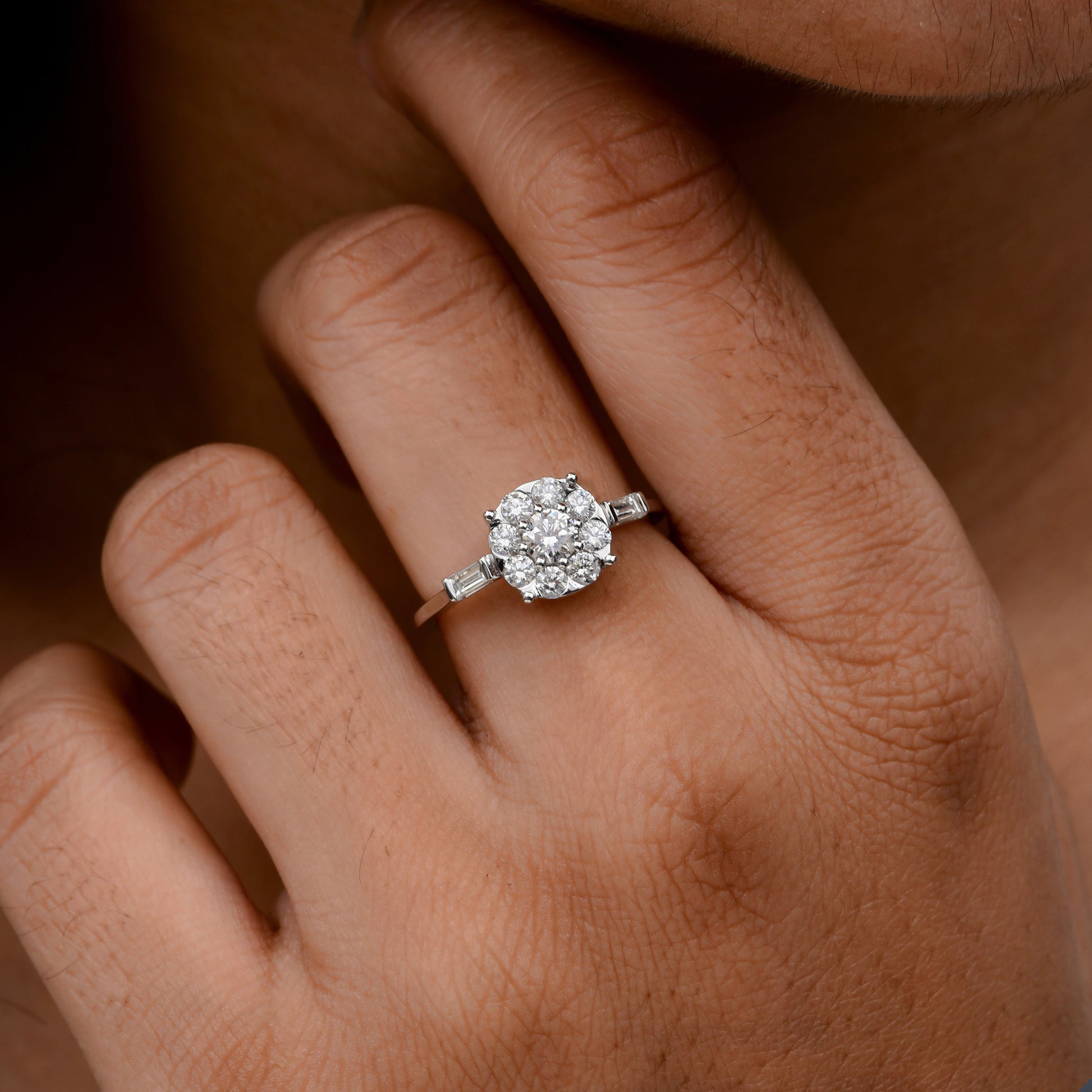 Statement 0.85 Ct SI/HI Round Cut Diamond Floral Cluster Gold Ring