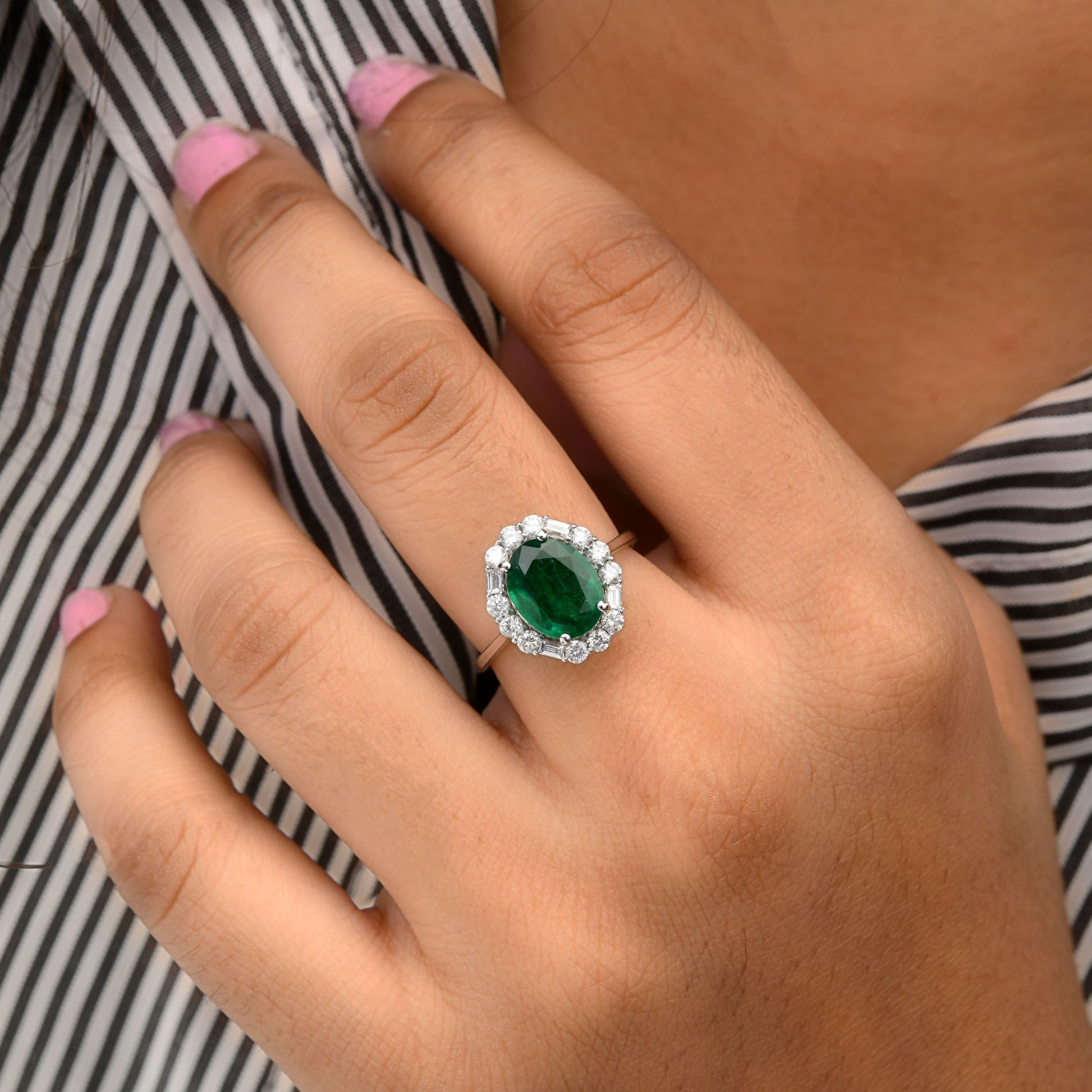 1.87Ct Oval Cut Prong Set Zambian Emerald Halo Diamond Engagement Ring Fine Gold