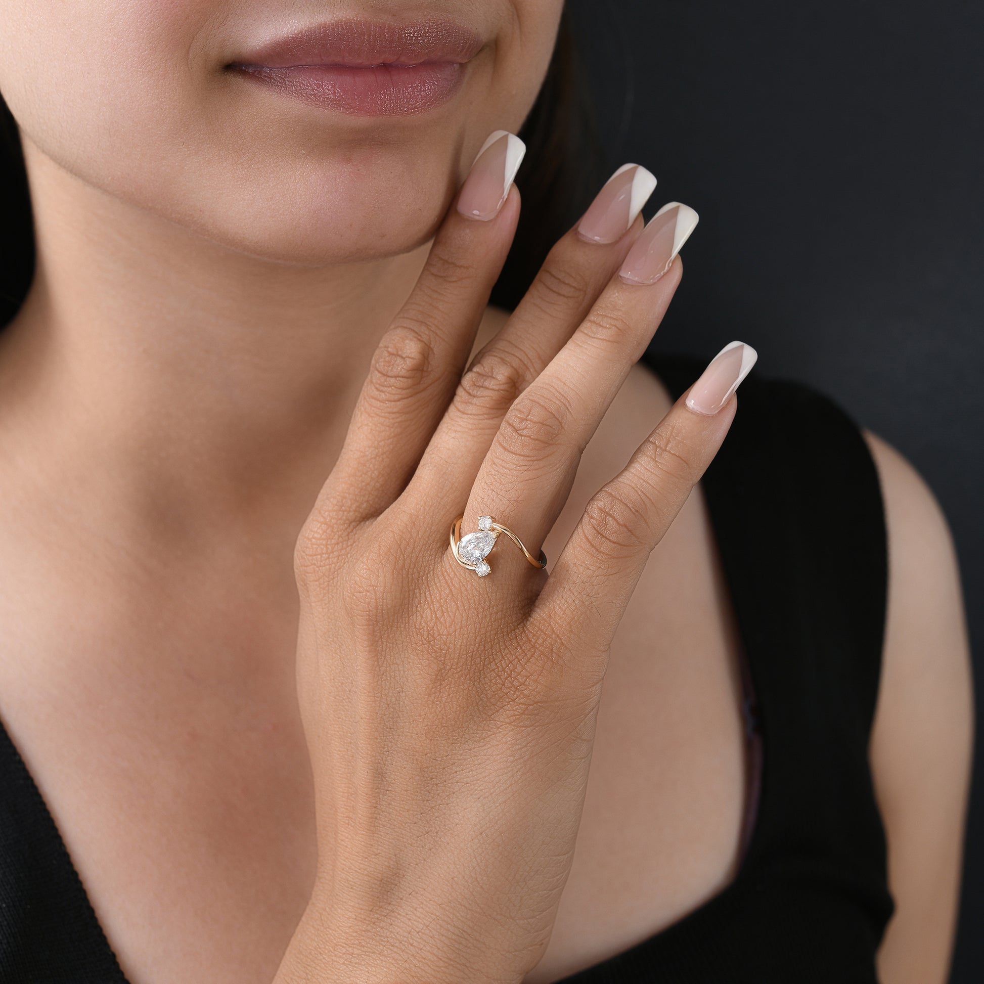 Minimalist Pear Round Cut Diamond Twisted Gold Band Ring