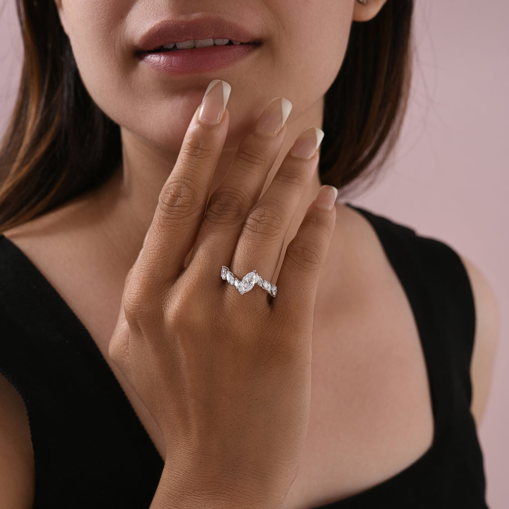 Unique Marquise Cut SI Clarity HI Color Natural Diamond Ring in Fine Gold