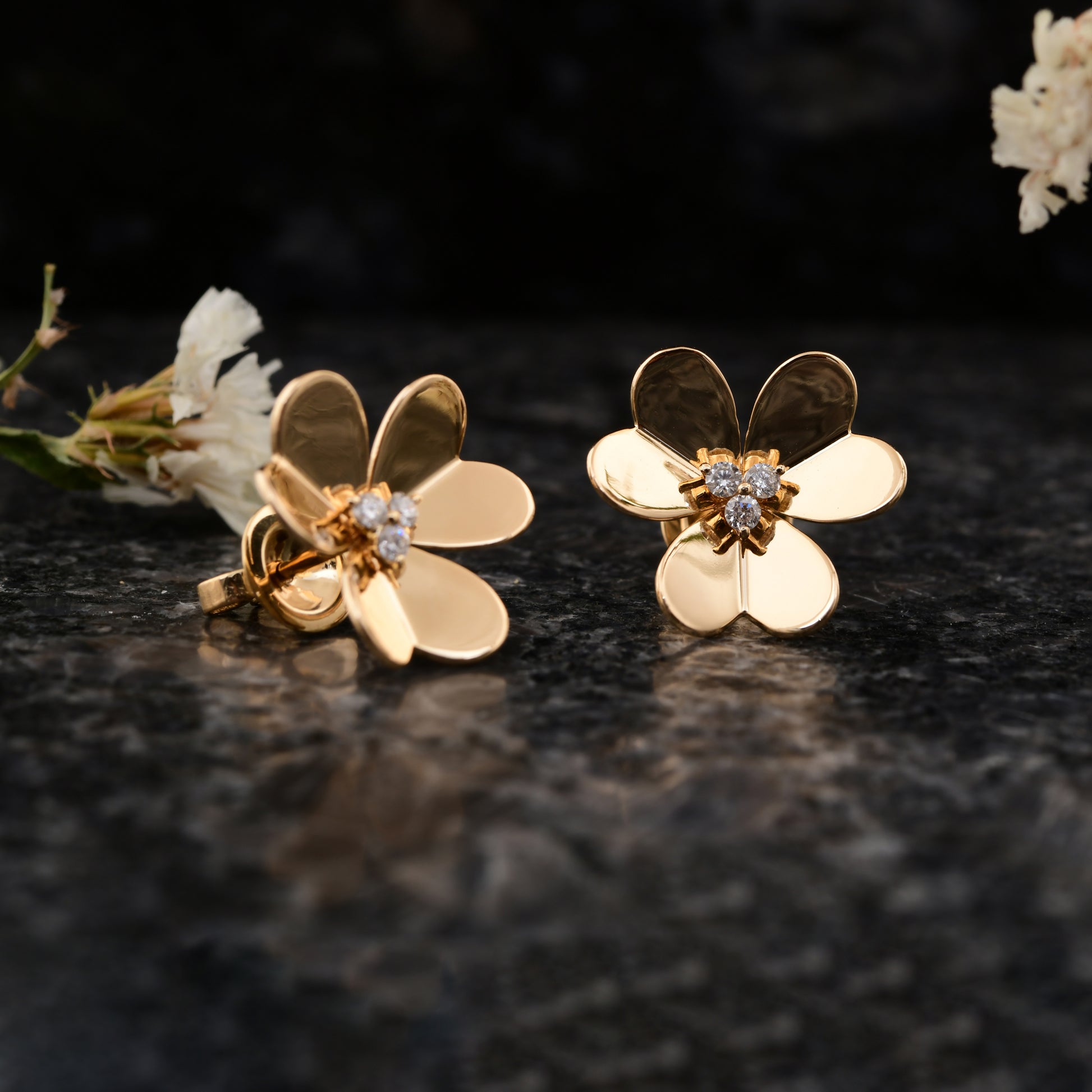 Petal Shaped Fine Gold HI/SI 0.17Ct Natural Diamond Stud Earrings