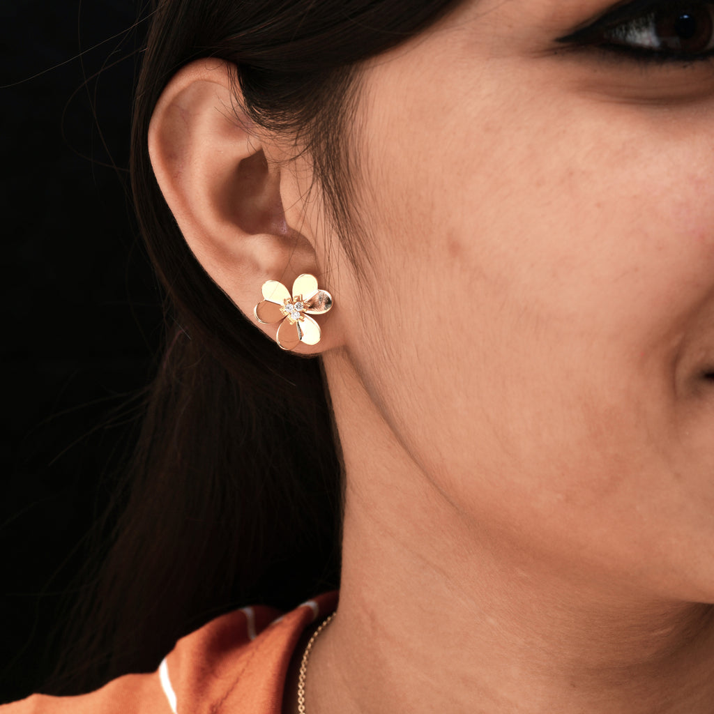 Petal Shaped Fine Gold HI/SI 0.17Ct Natural Diamond Stud Earrings