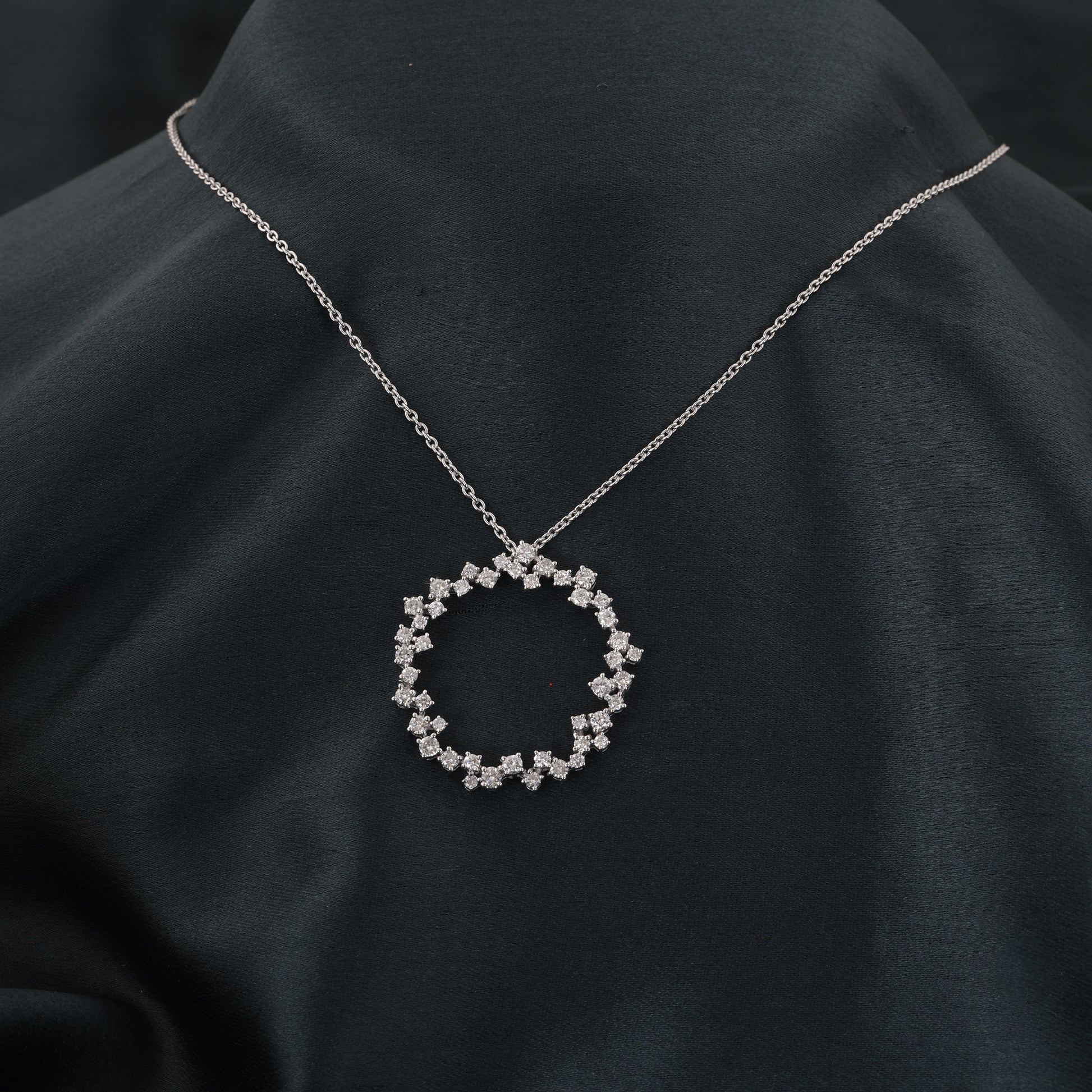 Fine Gold 1.46Ct Circle Shape Round Cut Natural Diamond Pendant Chain Necklace