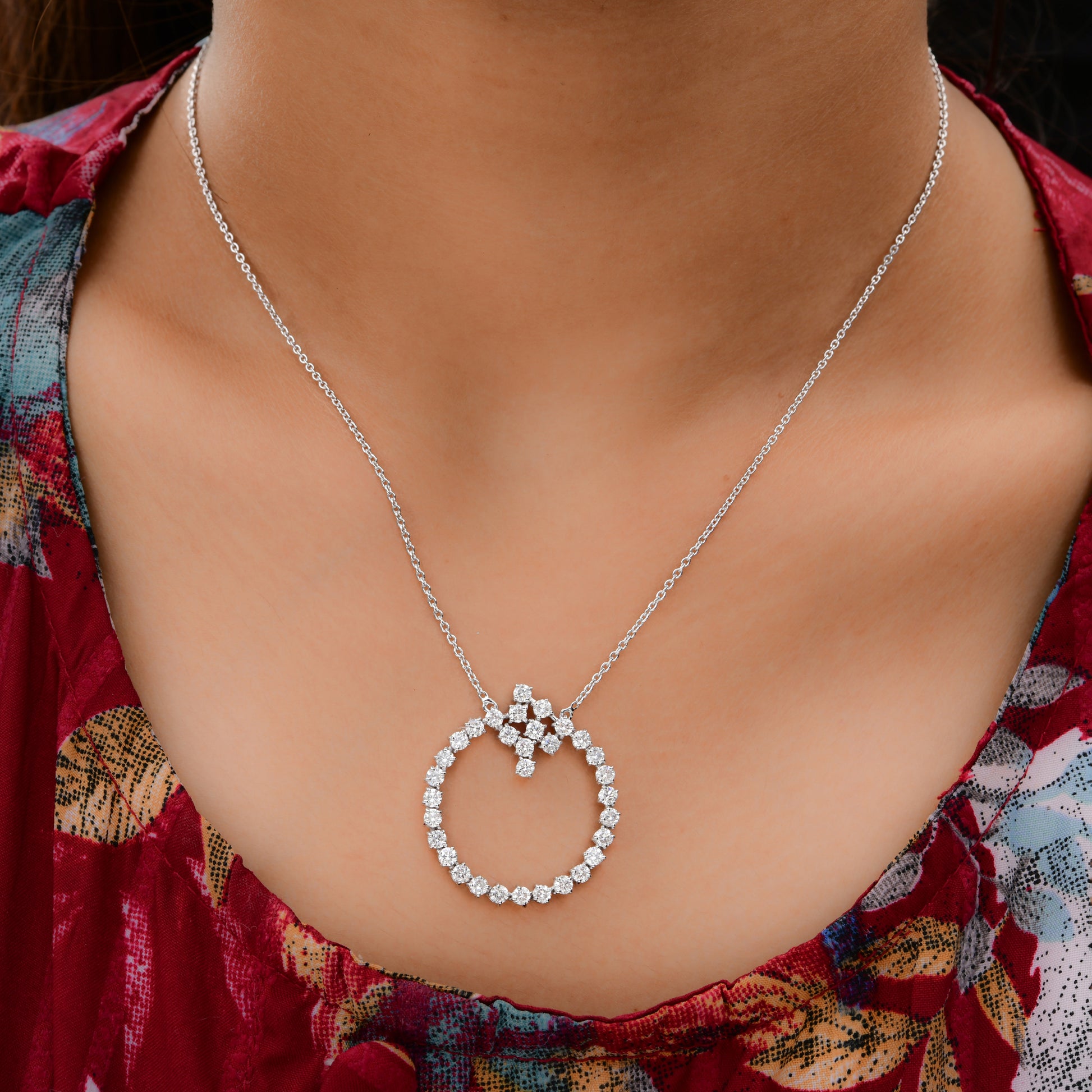 Circle Shape Natural 1.92Ct Round Cut Diamond Pendant Chain Necklace In Fine Gold