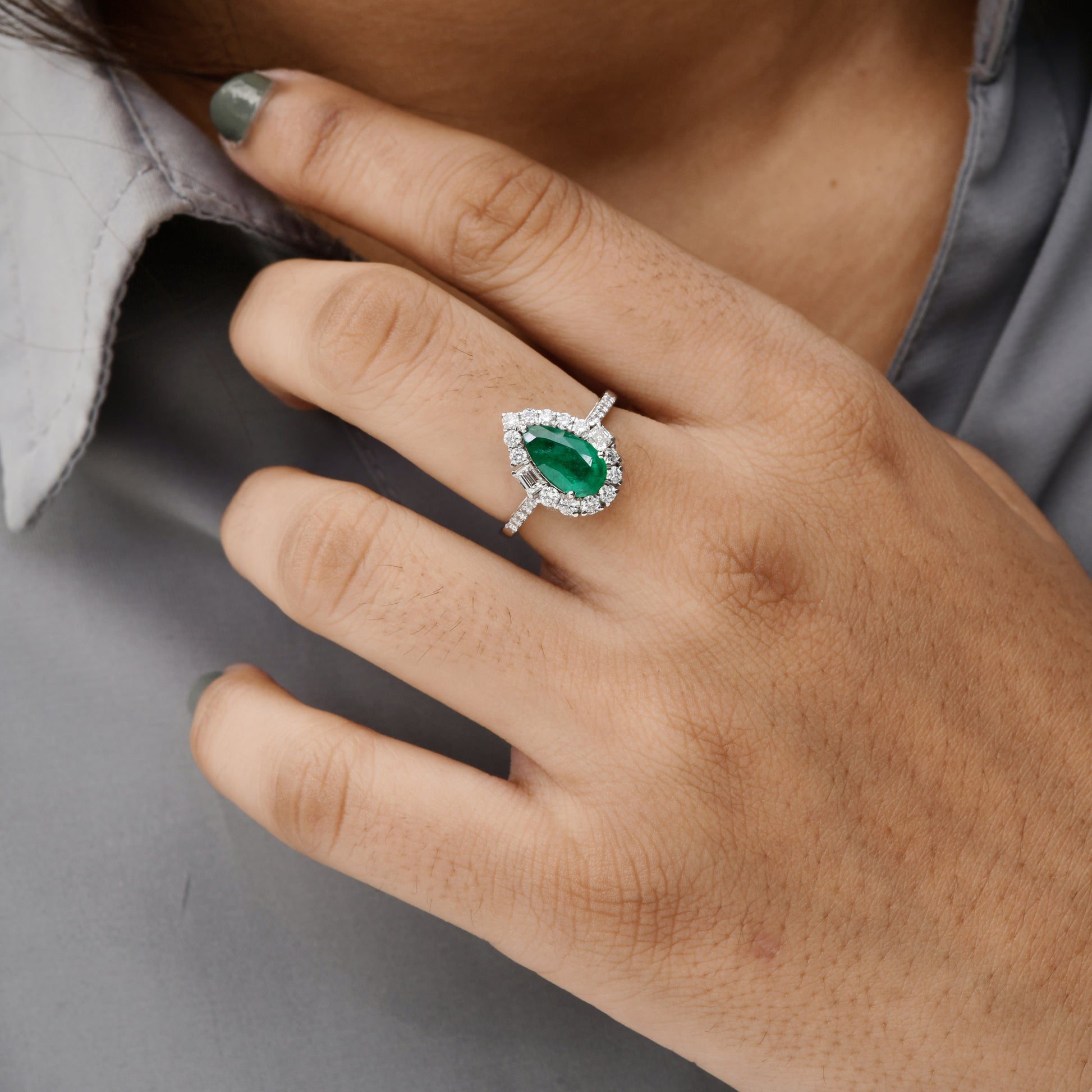 1.71Ct Pear Cut Emerald Halo Real Diamond Anniversary Ring In Fine Gold