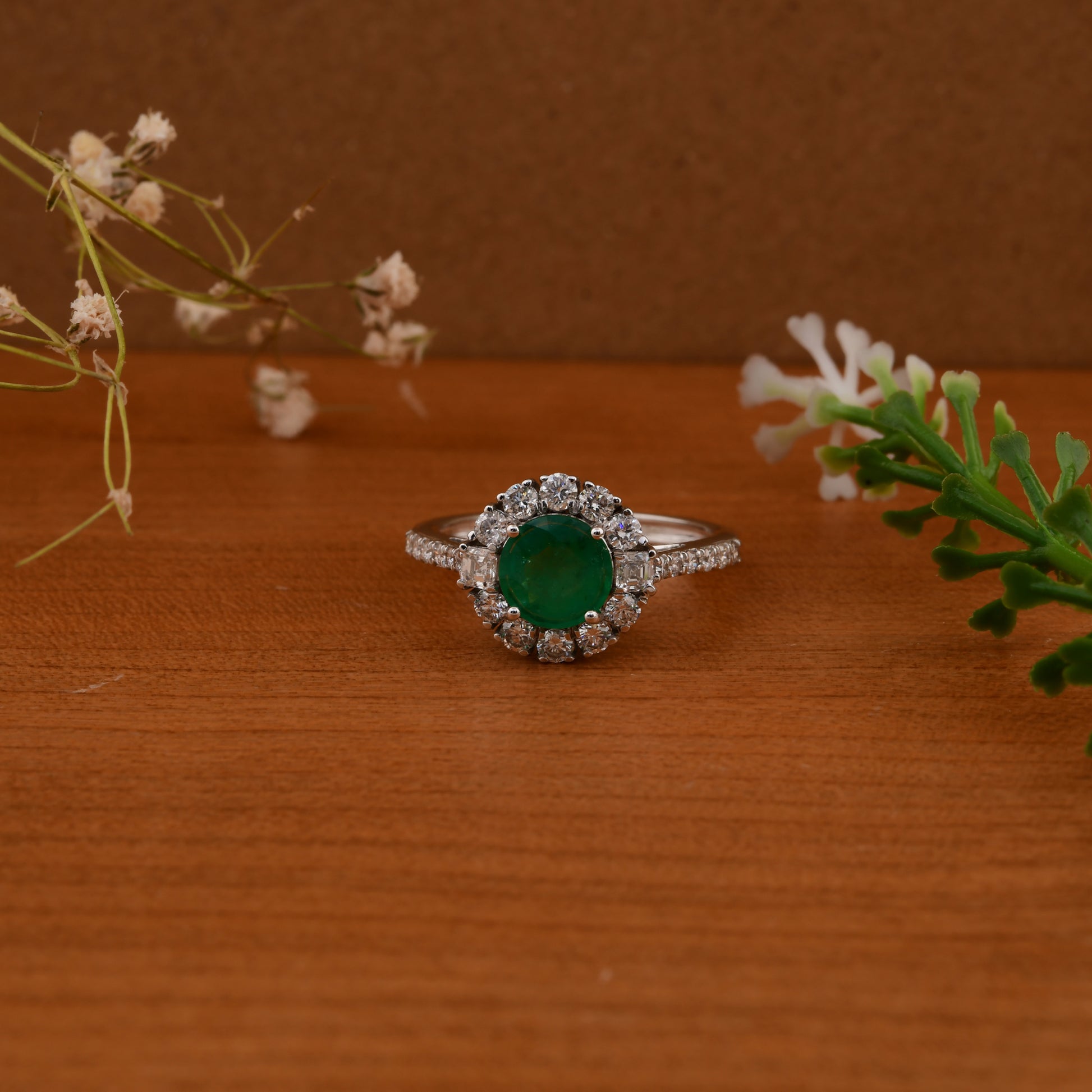 1.72Tcw Round Cut Emerald Gemstone Halo Diamond Engagement Ring In Gold