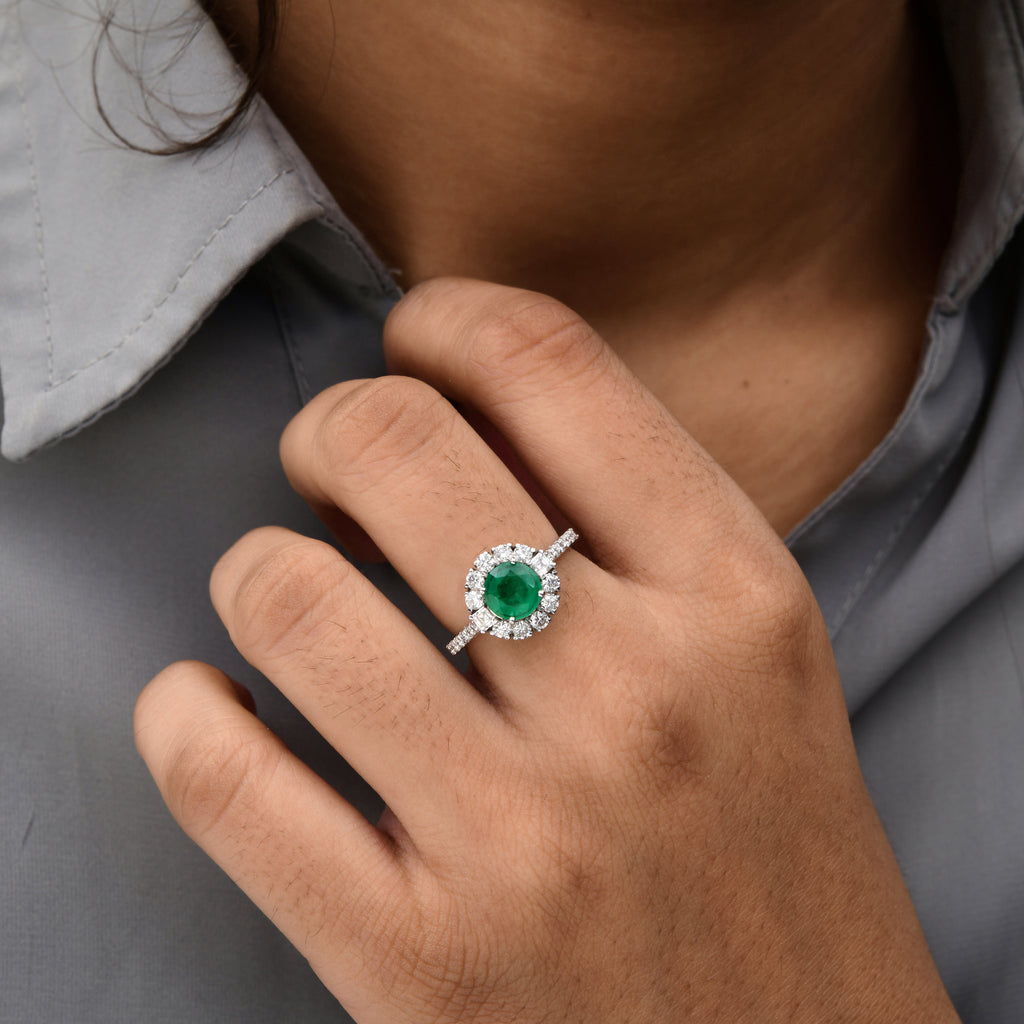 1.72Tcw Round Cut Emerald Gemstone Halo Diamond Engagement Ring In Gold