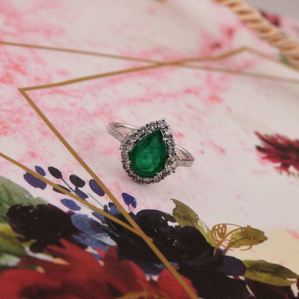 Teardrop 1.6Ct Emerald Halo Round Brilliant Cut Diamond Bridesmaid Ring In Gold