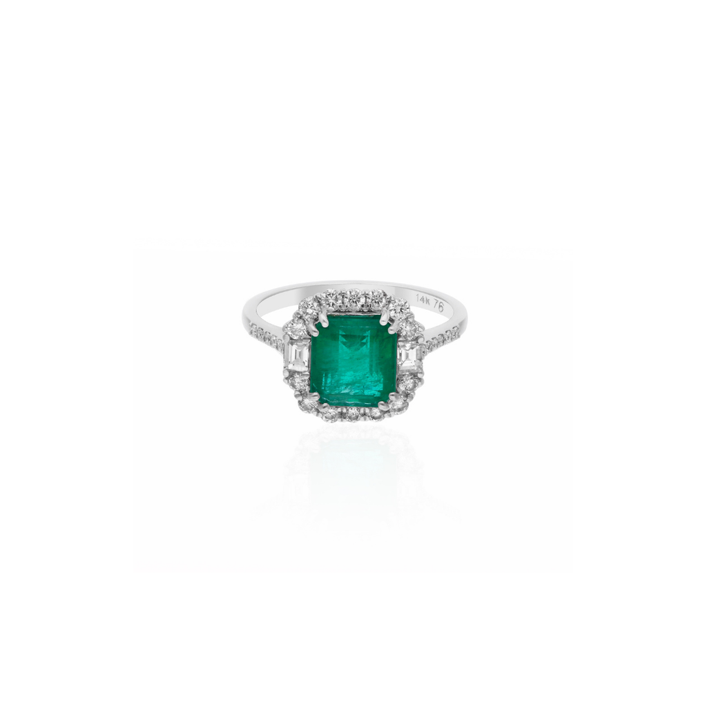 3.03Tcw Modern Green Emerald Gemstone Halo Diamond Engagement Ring In Fine Gold