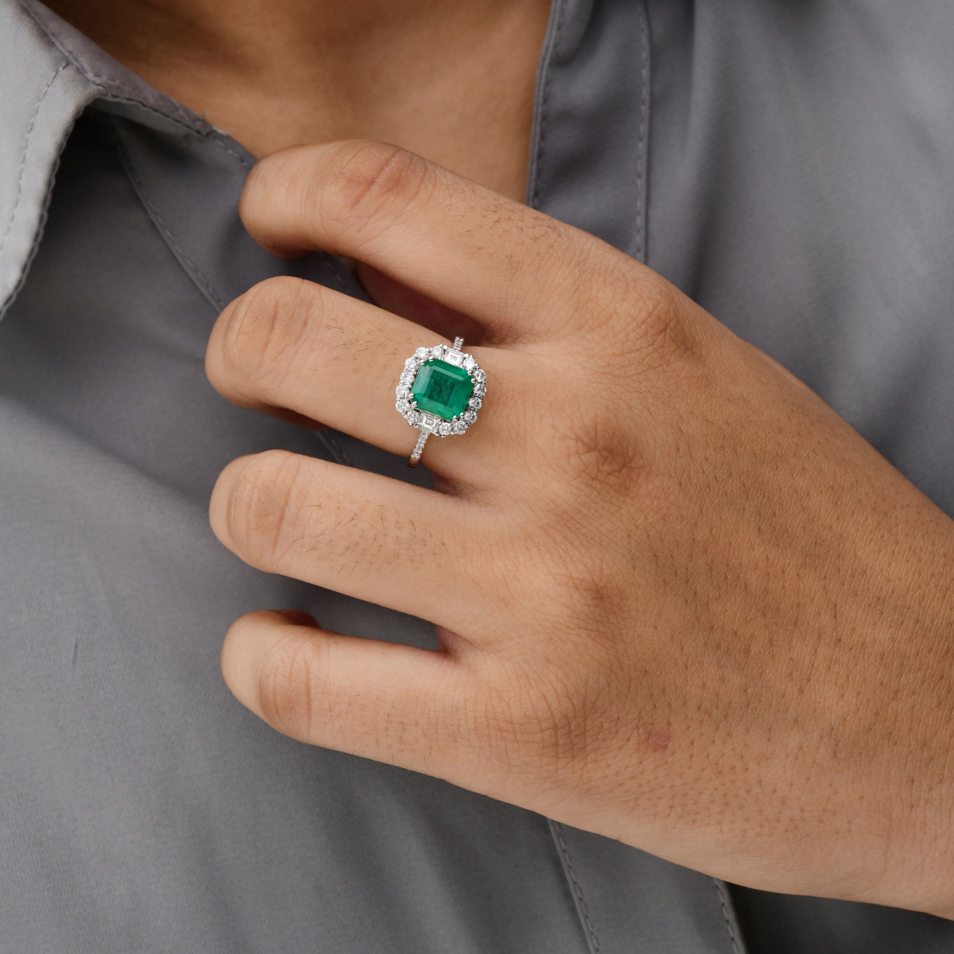 3.03Tcw Modern Green Emerald Gemstone Halo Diamond Engagement Ring In Fine Gold