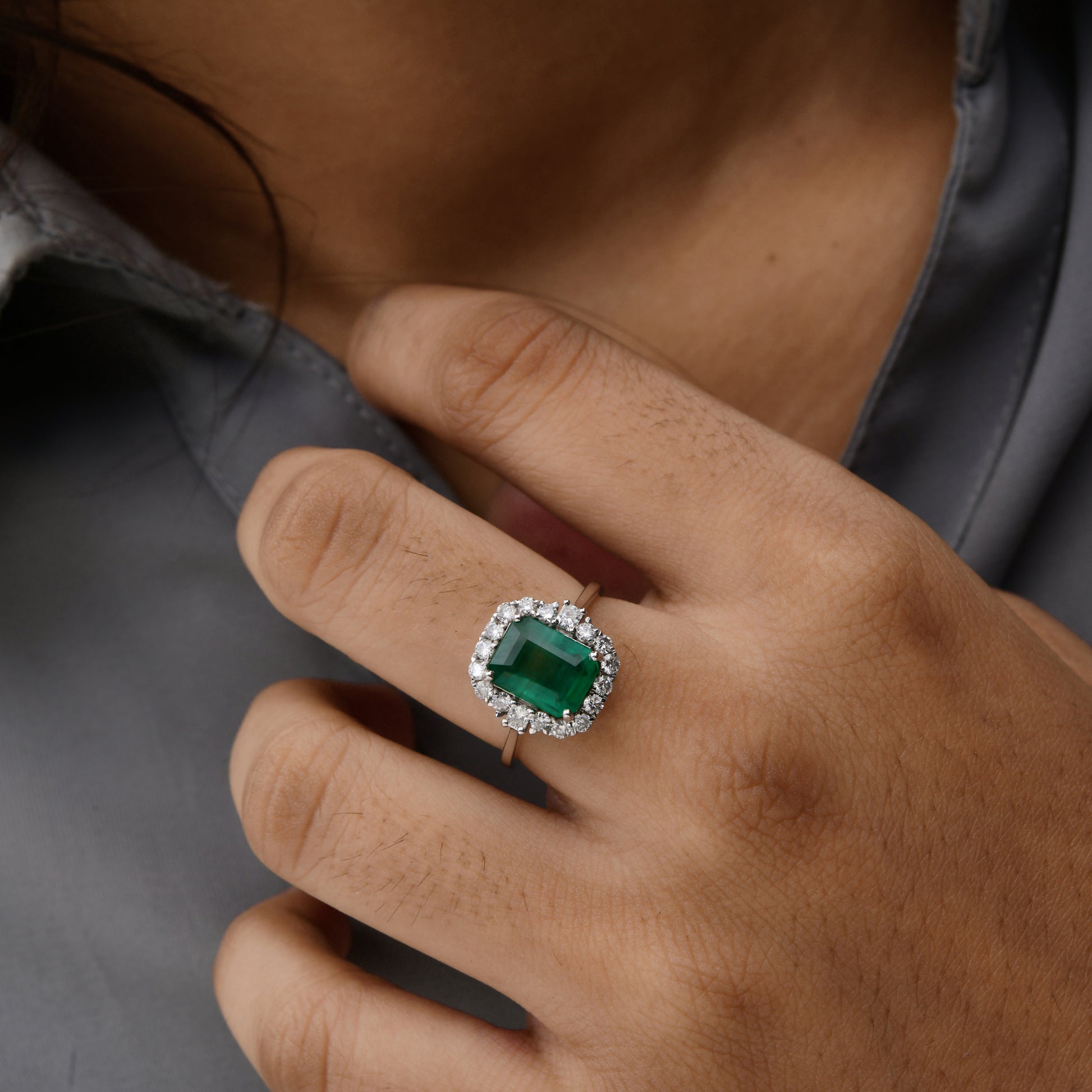 2.61Ct Octagon Cut Emerald Halo Diamond Engagement Ring In Fine Gold