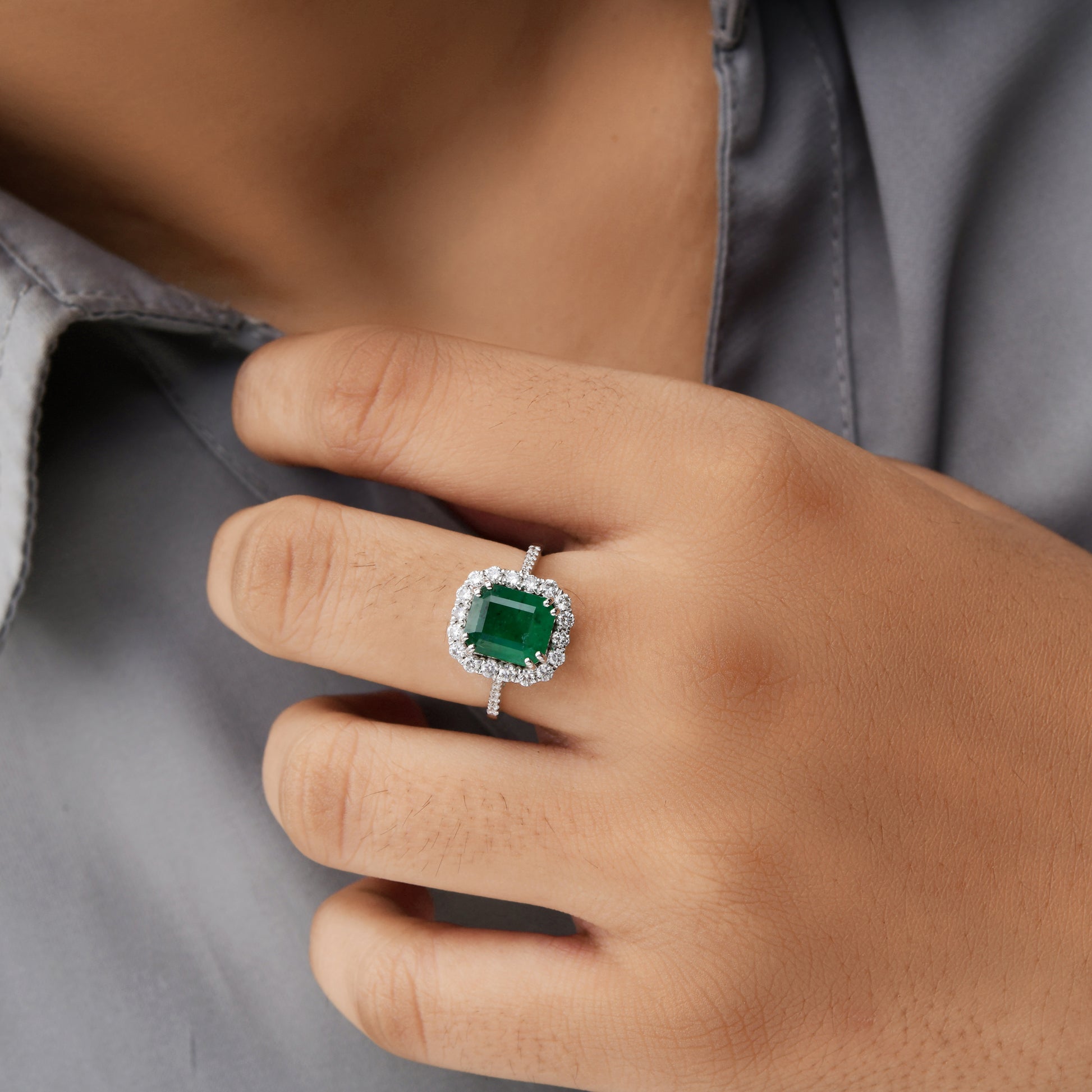 Genuine Zambian Emerald SI Clarity HI Color Natural Diamond Gold Ring