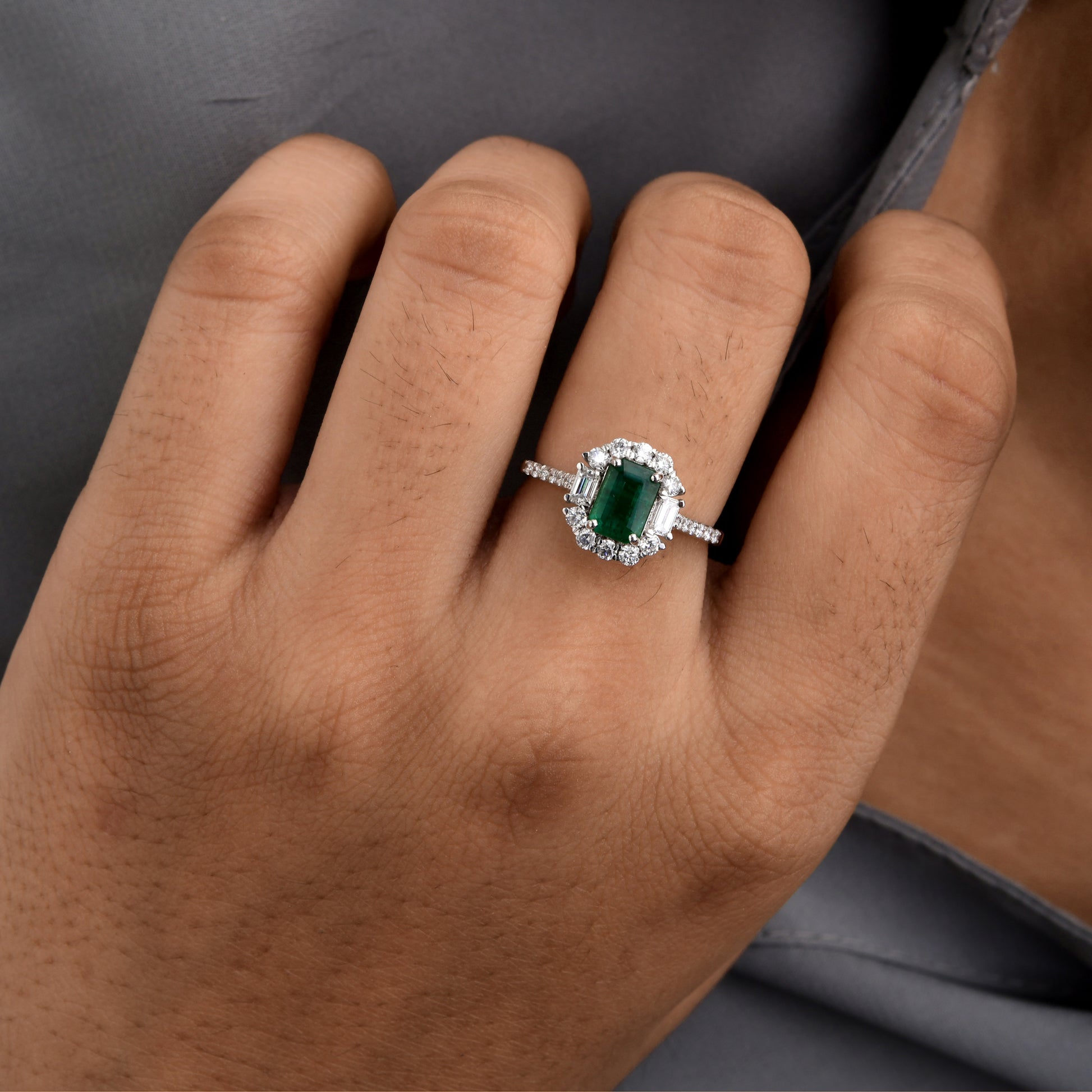 Handmade Zambian Emerald Halo SI Clarity HI Color Diamond Gold Ring